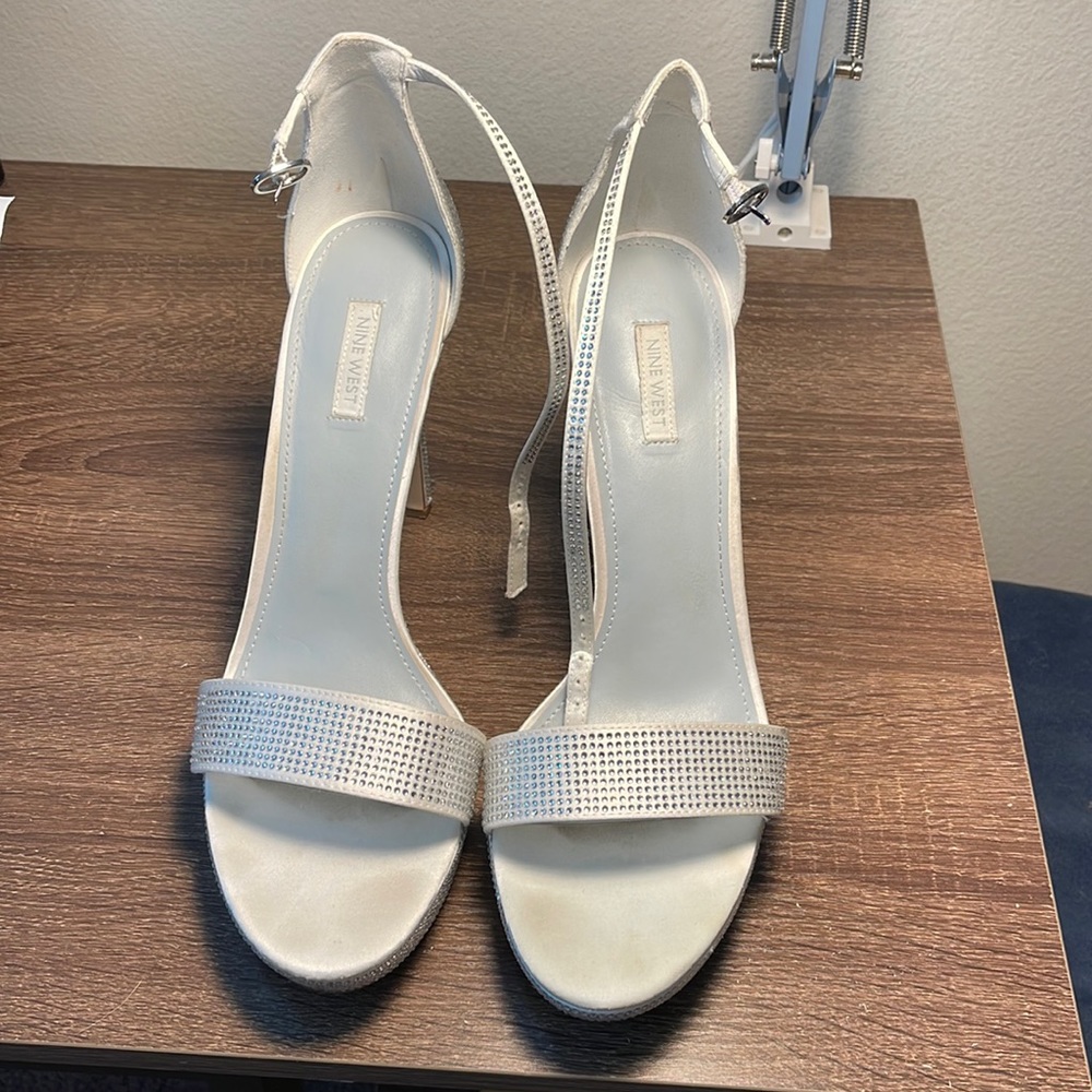 Nine West stoned pumps size 12
